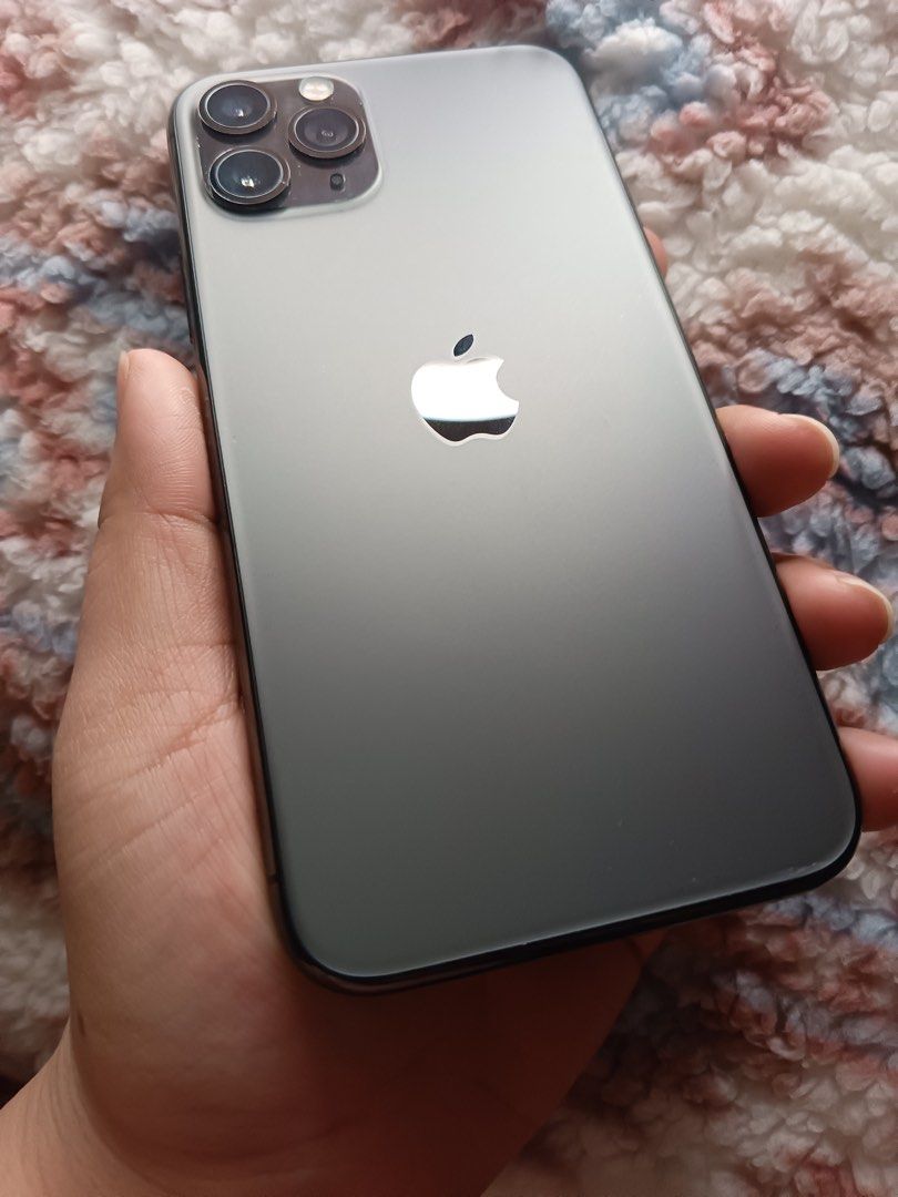 iPhone 11 Pro 256 GB | No Issue (Category: iPhone 11 Series) located in Bulacan. Submitted by rhennnny (Listing ID 1408892320, Image 1). Description: - iPhone 11 Pro, 256GB - Space Grey color - No scratches or dents - No hidden issues - Lady-owned - Sleek and modern design - Ready for users .