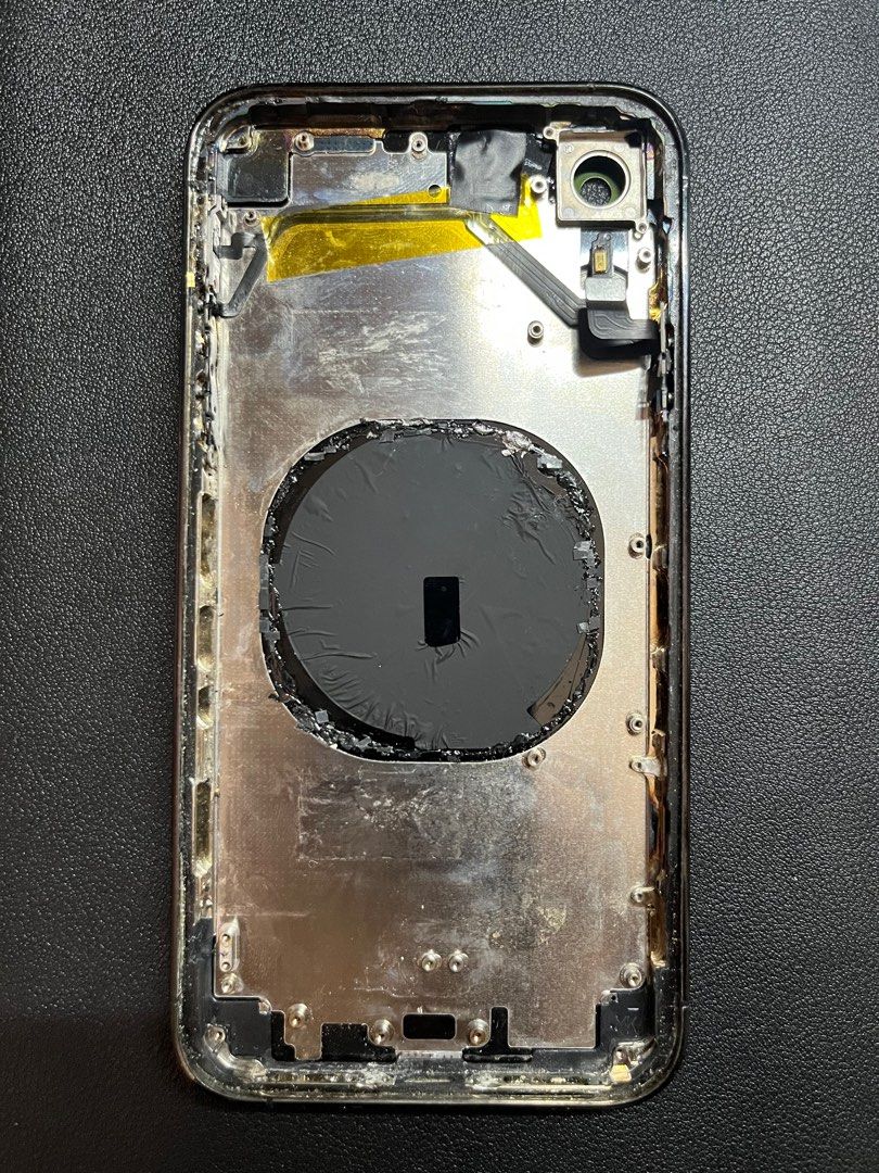 Iphone XR - 15 Pro Housing w/ Dual Sim (Category: Other Mobile & Gadget Accessories) located in San Pedro. Submitted by aln0912 (Listing ID 1408914171, Image 2). Description: NOTE: Price is already FIXED. Pakibasa mabuti ang post para di masayang ang oras ko at oras nyo. Salamat! SPECIFICATION / DESCRIPTION / CONDITION: —>iPhone XR - 15 Pro Housing- With dual sim module and tray, power and volume flex cables included. Has a minor scratches and cr