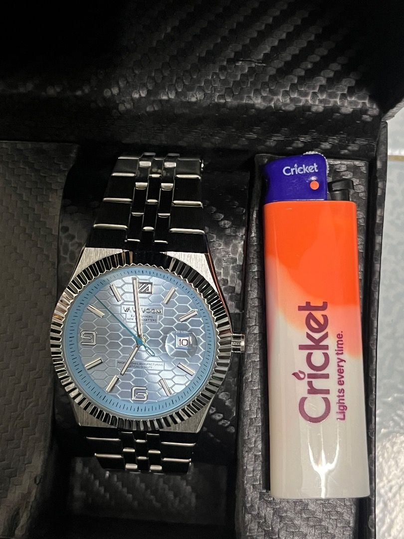 JAM (Category: Watches) located in Kota Bharu. Submitted by pokwan86 (Listing ID 1408996056, Image 3). Description: Rolex land-dweller mcm gni lh bentuk dia..