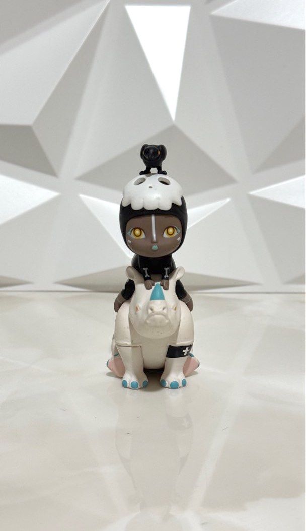 Lilith Magic Club - Skeleton Kid Black Figure (Category: Figurines & Statues) located in Calasiao. Submitted by pickers.hub (Listing ID 1409034309, Image 3). Description: .