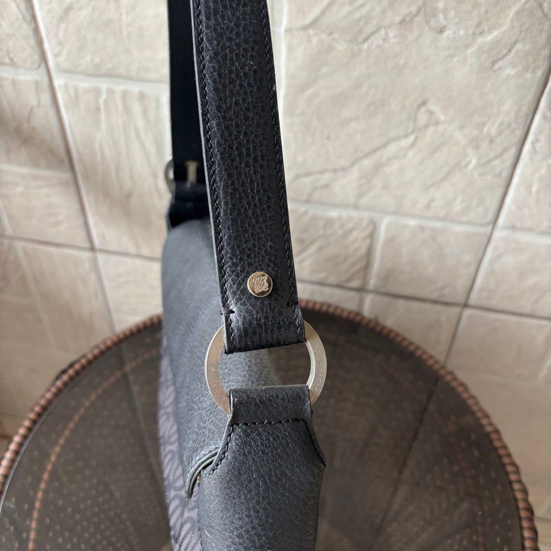 Louis Quatorze LQ Half Moon bag (Category: Shoulder Bags) located in Pagsanjan. Submitted by jijithecat (Listing ID 1409024352, Image 3). Description: PLEASE MANAGE YOUR EXPECTATIONS THIS IS USED / PRELOVED !! Monigram canvas and leather Malinis loob at labas 8/10 hardware Authentic Excellent condition.
