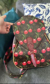 (Category: ) located in . Submitted by pursewhisperer (Listing ID 1408971931, Image 1). Description: .