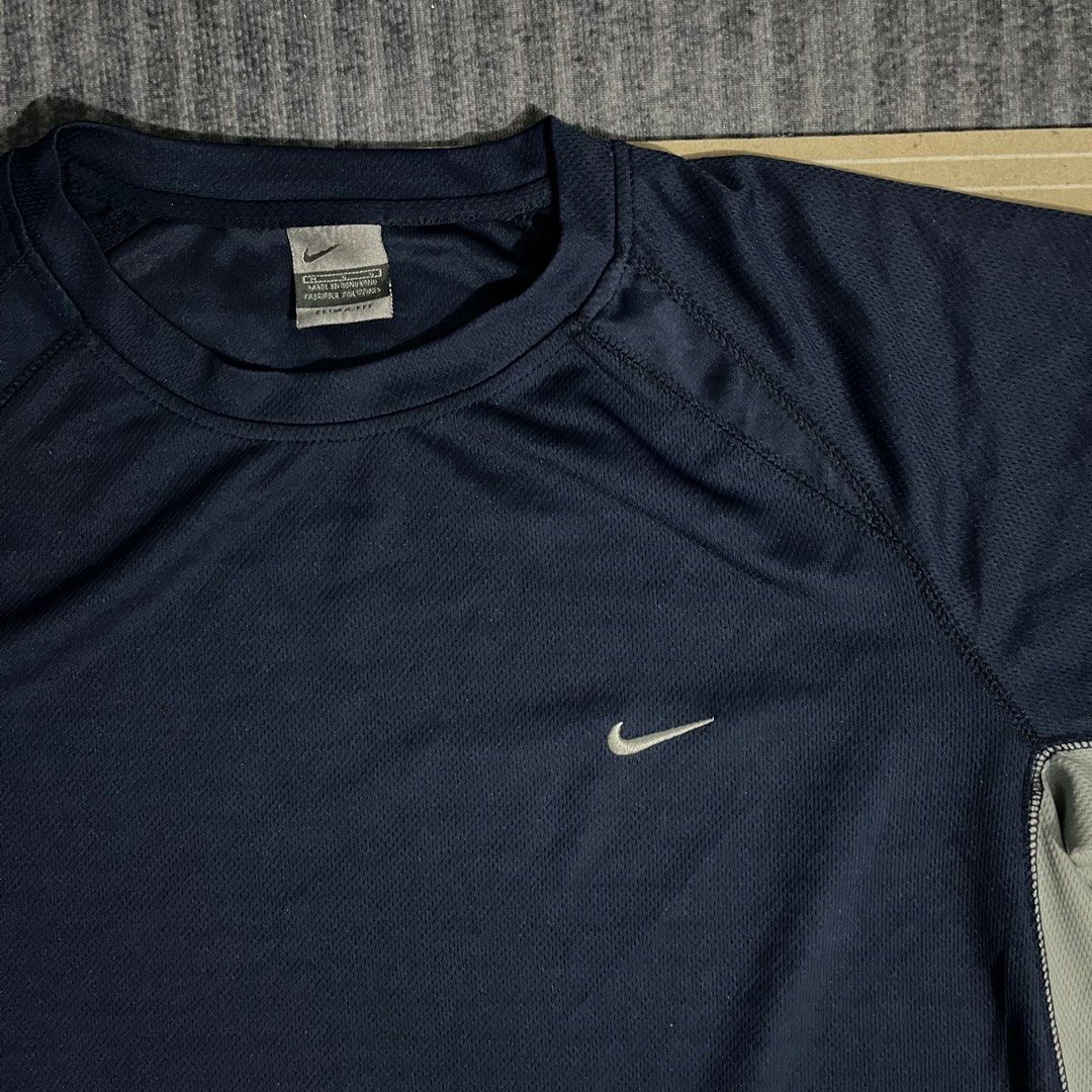 NIKE SIDE SWOOSH (Category: Tshirts & Polo Shirts ) located in Manila. Submitted by gotstar (Listing ID 1409039977, Image 2). Description: NIKE Y2K DRI FIT ~ Size Medium on tag Dimensions• Width: 22 Length: 28 ~ Excellent Condition Issue: 🚫 9/10 Overall Condition ~ ₱600 ~ Price does not include shipping fee Check details before buying Color may vary due to lightning.