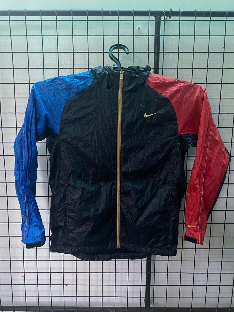 Nike Techfleece Windbreaker Jacket (Category: Coats, Jackets and Outerwear) located in Bulacan. Submitted by vckssn (Listing ID 1408983446, Image 1). Description: last price already! need funds lang dimensions: 22 width 26 length best fit large lightweight complete tags no issue color rate: 9.5/10 .
