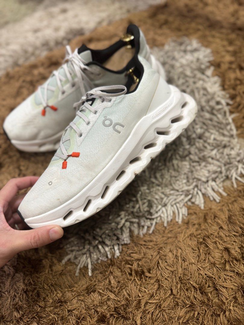 On cloudtilt (Category: Sneakers) located in Manila. Submitted by visvim24 (Listing ID 1409024463, Image 2). Description: needs cleaning sz7.5 mens.