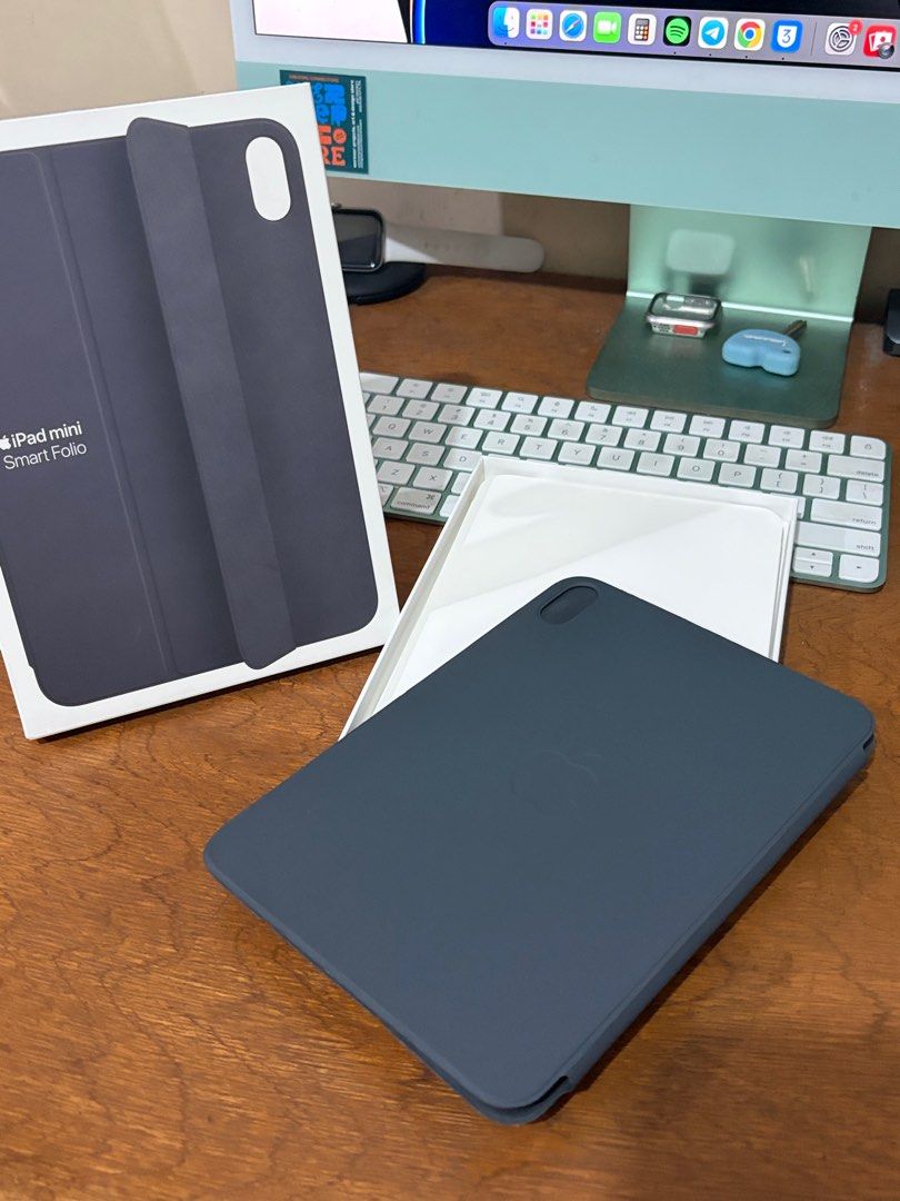 Original Apple Smart Folio Case for iPad Mini 6 / 7 (A17 Pro) Mini 6th / 7th generation (Category: Cases & Sleeves) located in Manila. Submitted by razelysonn (Listing ID 1409015631, Image 1). Description: FIXED PRICE - cleaned it already, some smudges lang but still look new :) Location: Binondo.