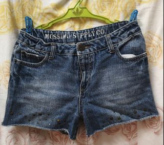 (Category: ) located in . Submitted by blendz1968 (Listing ID 1408967316, Image 1). Description: .