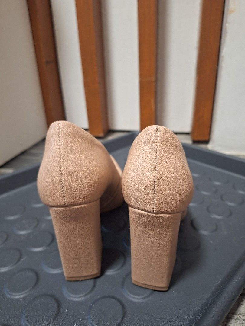 Piccadilly Nude Heels (Category: Heels) located in Antipolo. Submitted by flutterby41319 (Listing ID 1408900483, Image 3). Description: - Piccadilly nude heels - Size 36 - Pointed toe - Block heel - Original box included - Textured sole for grip -soft insole -Four inches heels.