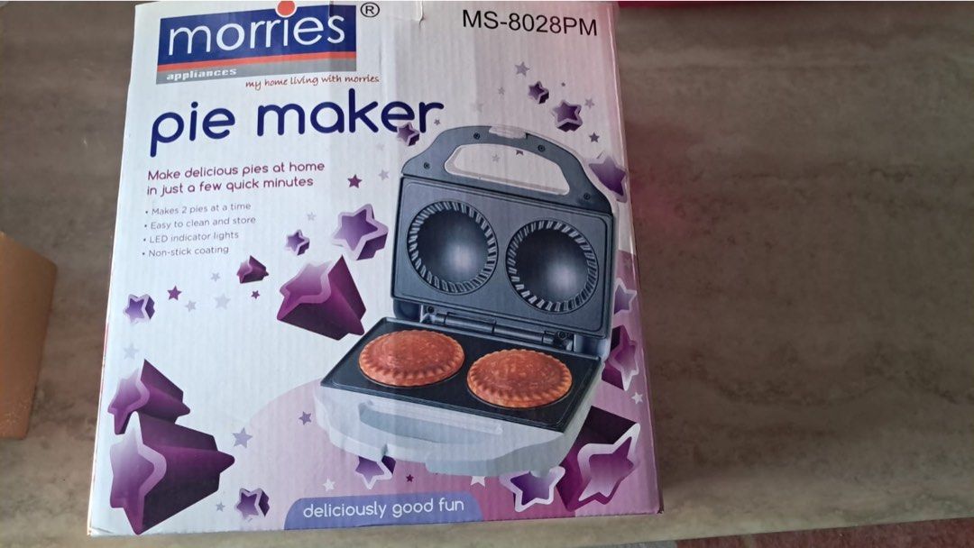Pie maker (Category: Cookware & Accessories) located in Singapore. Submitted by mycloset (Listing ID 1408955486, Image 1). Description: .