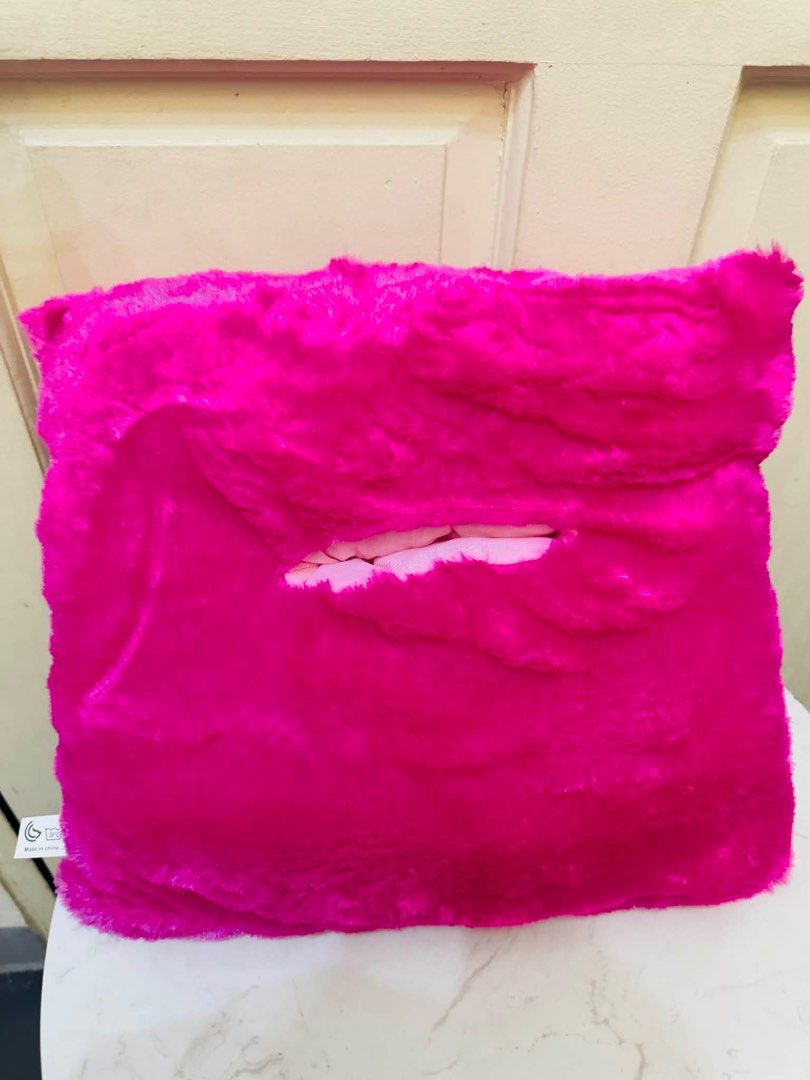 Pillow hand puppet 14” standard size (Category: Plushies & Soft Toys) located in Mandaluyong City. Submitted by kidssection_2891 (Listing ID 1408939147, Image 2). Description: 350 per piece.