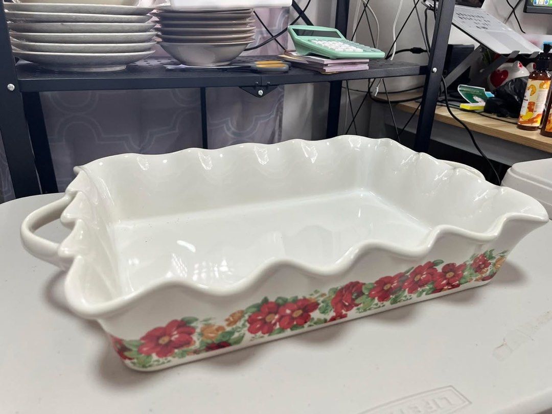 PIONEER WOMAN Baking Dish (Category: Other Kitchenware & Tableware) located in San Mateo. Submitted by ymgero (Listing ID 1409039860, Image 1). Description: Brandnew No hairlines but with dots as seen on last pic I also have2 pioneerwoman small dish. If you get both I'll give it 2k for all.
