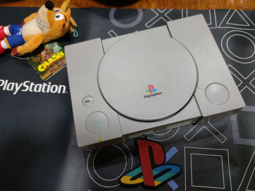 Playstation 1 Ichiban Kuji (Category: PlayStation) located in Manila. Submitted by kikim012 (Listing ID 1409037583, Image 1). Description: Playstation 1 Ichiban Kuji condition: 7/10 may gasgas sa bandang cover for display only, di po ito PS1 na sinasaksak sa T.V., pwede lagyan ng kahit ano sa loob. Location: CAGAYAN DE ORO CITY (MINDANAO) Shipping: LBC CASH ON DELIVERY / PICKUP.