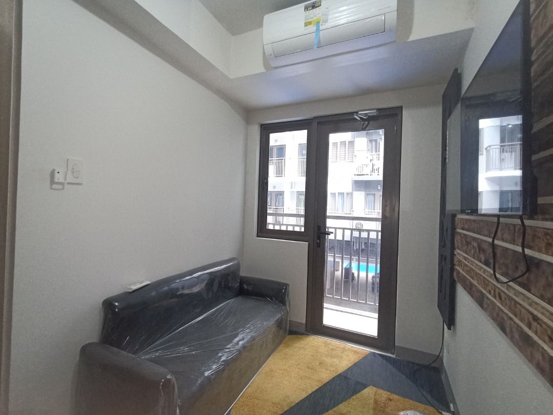 [Rush Sale]S-Residences 1BR Unit (Category: Apartments & Condos) located in Mandaluyong City. Submitted by pbi-ph (Listing ID 1408949957, Image 3). Description: S-Residences Fully Furnished Studio for Sale, Pasay City Details: Tower: T2 Unit Price: PHP 4,300,000 Clean Title: Yes - Ready for transfer Floor: 4th floor BR: 1BR Floor Area: 26.12 sqm Bathrooms: 1 Direct to owner: Yes Remarks: Buyer will pay: - Documentary Stamps Tax - Transfer Tax - R