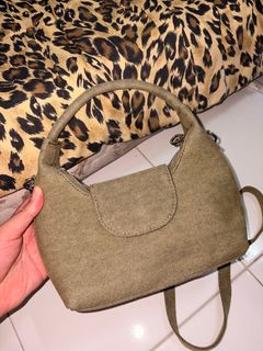 (Category: ) located in . Submitted by preloveddnini (Listing ID 1408936664, Image 1). Description: .