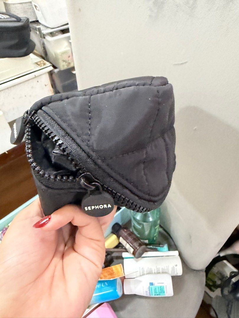 Sephora pouch (Category: Makeup) located in Quezon City. Submitted by destashingmycloset (Listing ID 1409039744, Image 2). Description: .