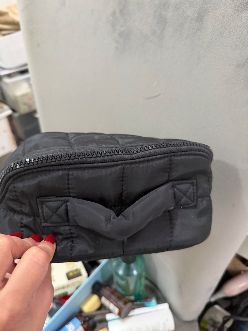 Sephora pouch (Category: Makeup) located in Quezon City. Submitted by destashingmycloset (Listing ID 1409039744, Image 1). Description: .