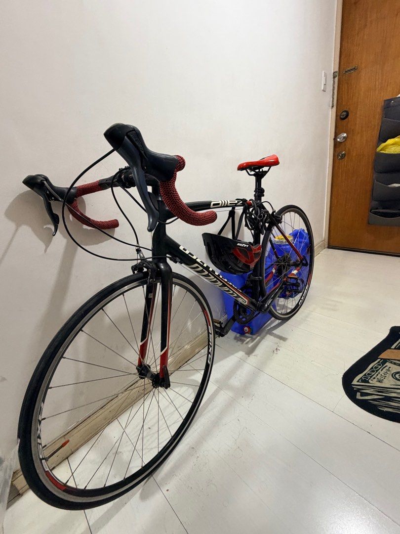 Specialized Road Bike (Category: Bicycles) located in Makati City. Submitted by adselda (Listing ID 1408954416, Image 3). Description: • Stiff, lightweight, race-inspired Allez delivers quick acceleration and responsive handling • Ideal for aspiring racers or beginners entering road cycling • 9-speed Shimano gearing and lightweight wheels enhance efficiency on all terrains • Double-butted, smooth-welded A1 Premium Aluminum frame ensures durabilit