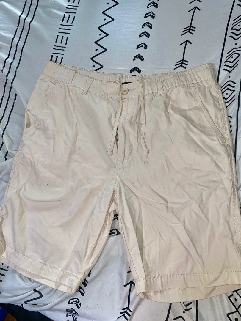 S&R shorts bundle (men) (Category: Shorts) located in Paranaque City. Submitted by d_clutterss (Listing ID 1408926170, Image 2). Description: - rfs decluttering - maroon shorts with tag .