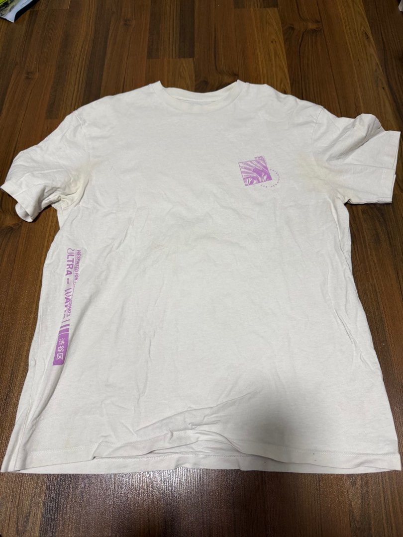 T-Shirts (Category: Tshirts & Polo Shirts) located in Singapore. Submitted by rgnew007 (Listing ID 1408994372, Image 7). Description: Columbia size M Guess size XL Fcuk size L Top man size M Price is negotiable. Buy all for $25.