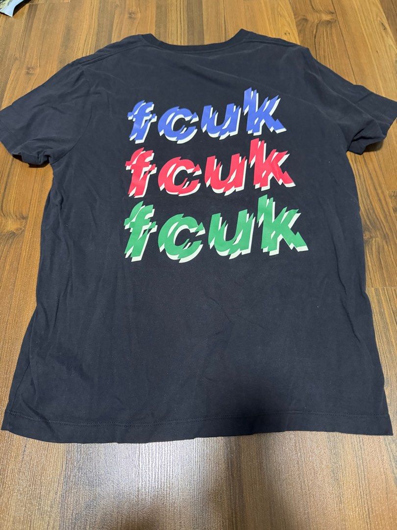 T-Shirts (Category: Tshirts & Polo Shirts) located in Singapore. Submitted by rgnew007 (Listing ID 1408994372, Image 6). Description: Columbia size M Guess size XL Fcuk size L Top man size M Price is negotiable. Buy all for $25.