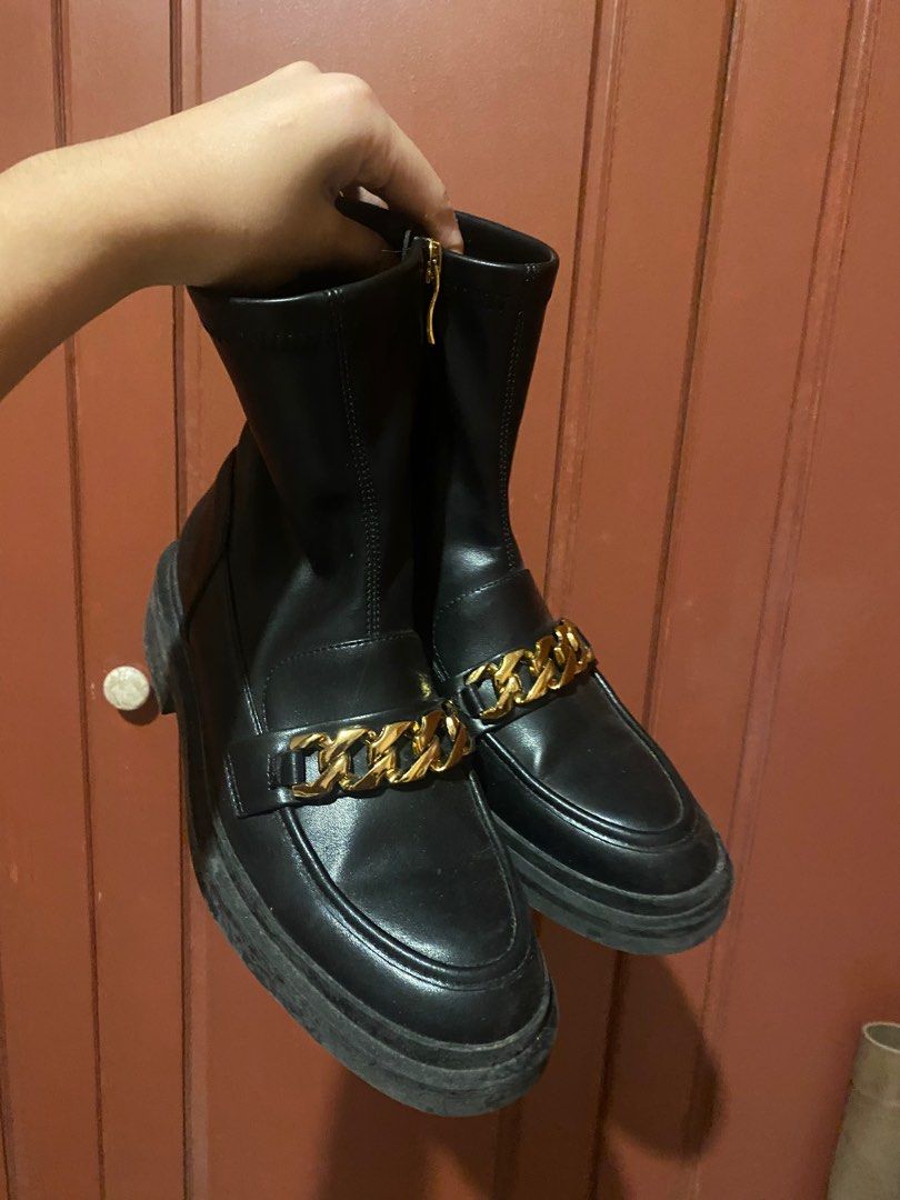 Urban Revivo Boots (Category: Boots) located in Cavite. Submitted by jp________ (Listing ID 1408999341, Image 1). Description: .