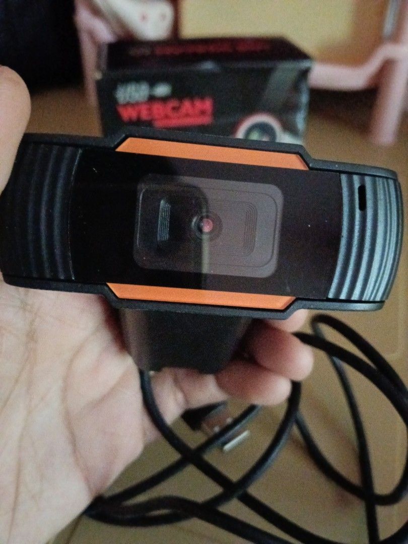 USB Webcam High Solution with Freebies (Category: Webcams) located in Roxas City. Submitted by sorabella (Listing ID 1408953308, Image 2). Description: USB Webcam with high resolution. Features include HD480P, HD720P, and HD1080P resolution, a built-in microphone, and a 24bit true color video mode. Supports Windows and Mac systems. Includes free SD card readers. Perfect for online meetings, streaming, or video calls..