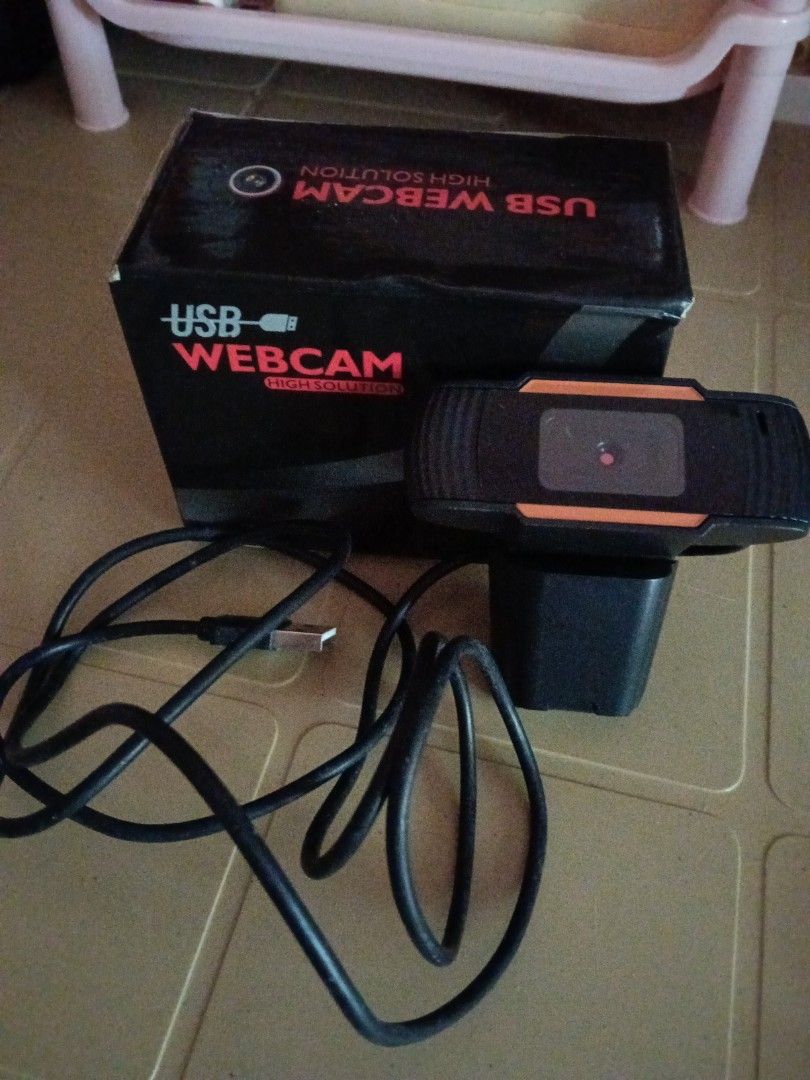 USB Webcam High Solution with Freebies (Category: Webcams) located in Roxas City. Submitted by sorabella (Listing ID 1408953308, Image 1). Description: USB Webcam with high resolution. Features include HD480P, HD720P, and HD1080P resolution, a built-in microphone, and a 24bit true color video mode. Supports Windows and Mac systems. Includes free SD card readers. Perfect for online meetings, streaming, or video calls..