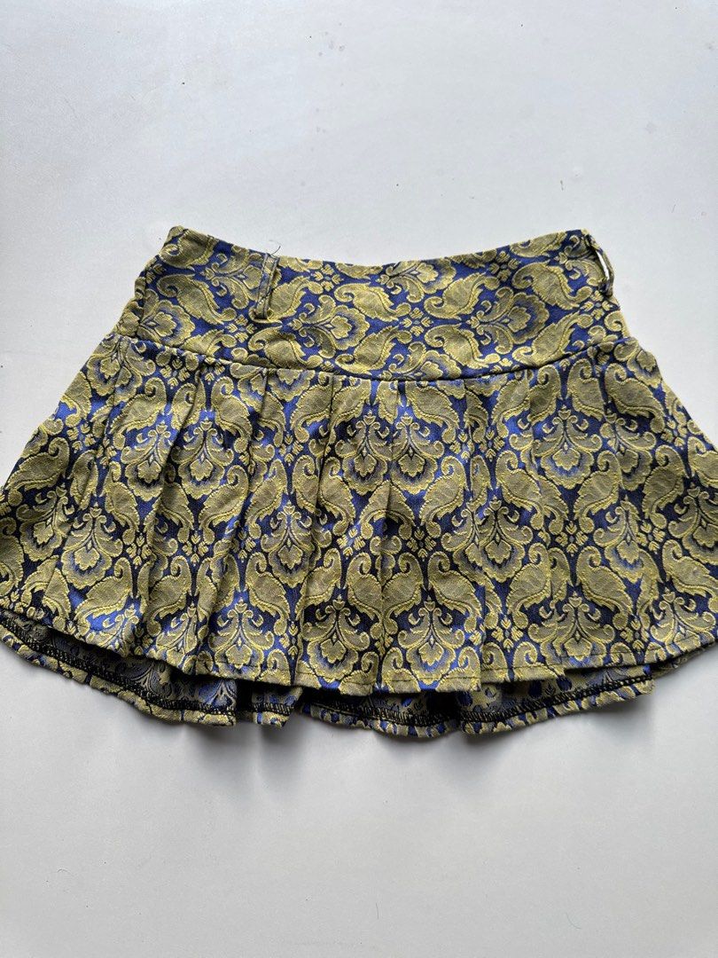 Vintage Ethnic Brocade Mini Skirt (Category: Skirts) located in Rizal. Submitted by es1ng (Listing ID 1408980140, Image 1). Description: .