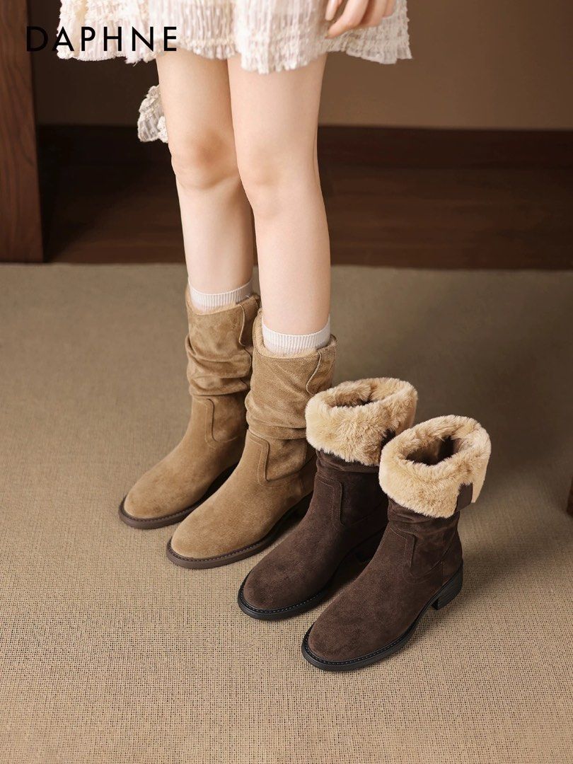 Winter Boot (Category: Boots) located in Singapore. Submitted by periwinklez36 (Listing ID 1409030994, Image 1). Description: 24.5cm / EU39 Bought it online, but it’s too big for me. .