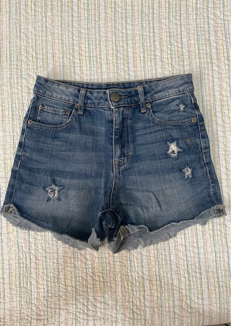 Aeropostale Denim Tattered Shorts (Category: Shorts) located in Muntinlupa City. Submitted by ml.bellashoppe (Listing ID 1409159876, Image 1). Description: 26 waistline.