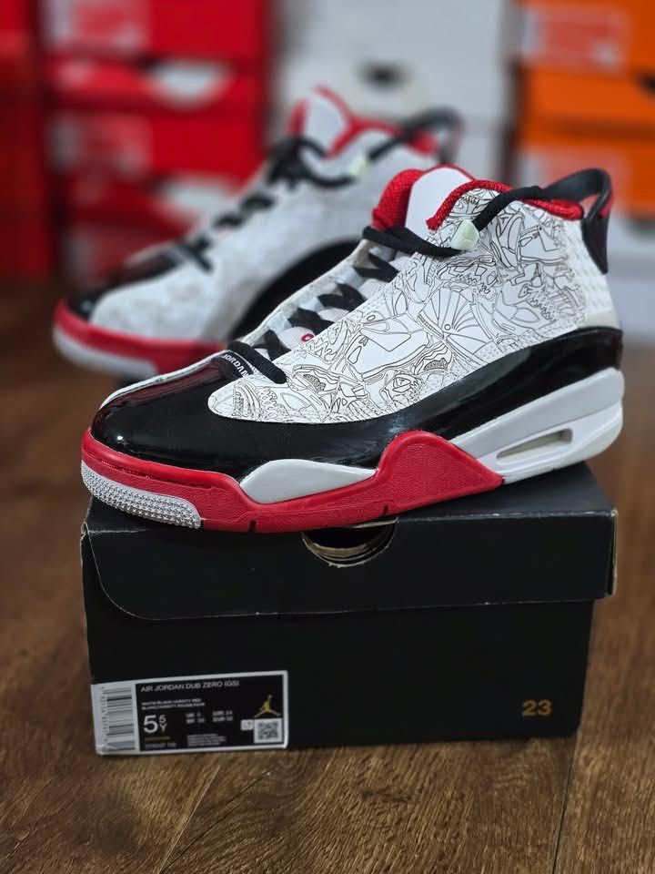 Air Jordan Dub Zero (GS) ❤️🤍 (Category: Sneakers) located in Mandaluyong City. Submitted by luxprelovedbagsparadise (Listing ID 1409167799, Image 3). Description: Air Jordan Dub Zero (GS) ❤️🤍 Product Description: 📌Premium leather upper with laser-etched Jordan graphics 📌Comfortable Air cushioning for all-day wear 📌Durable rubber outsole for great traction 📌Stylish hybrid Jordan design — perfect for casual or hoop use ✅ Brandnew ✔️ ✅ Price: 
