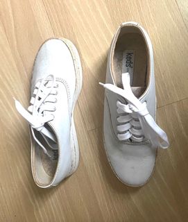 (Category: ) located in . Submitted by smallfeet (Listing ID 1409089999, Image 1). Description: .