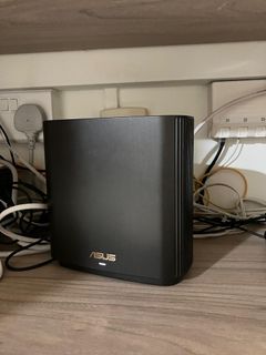 ASUS ZenWiFi AX6600 Tri-Band WiFi Router (XT8), Computers & Tech, Parts ...