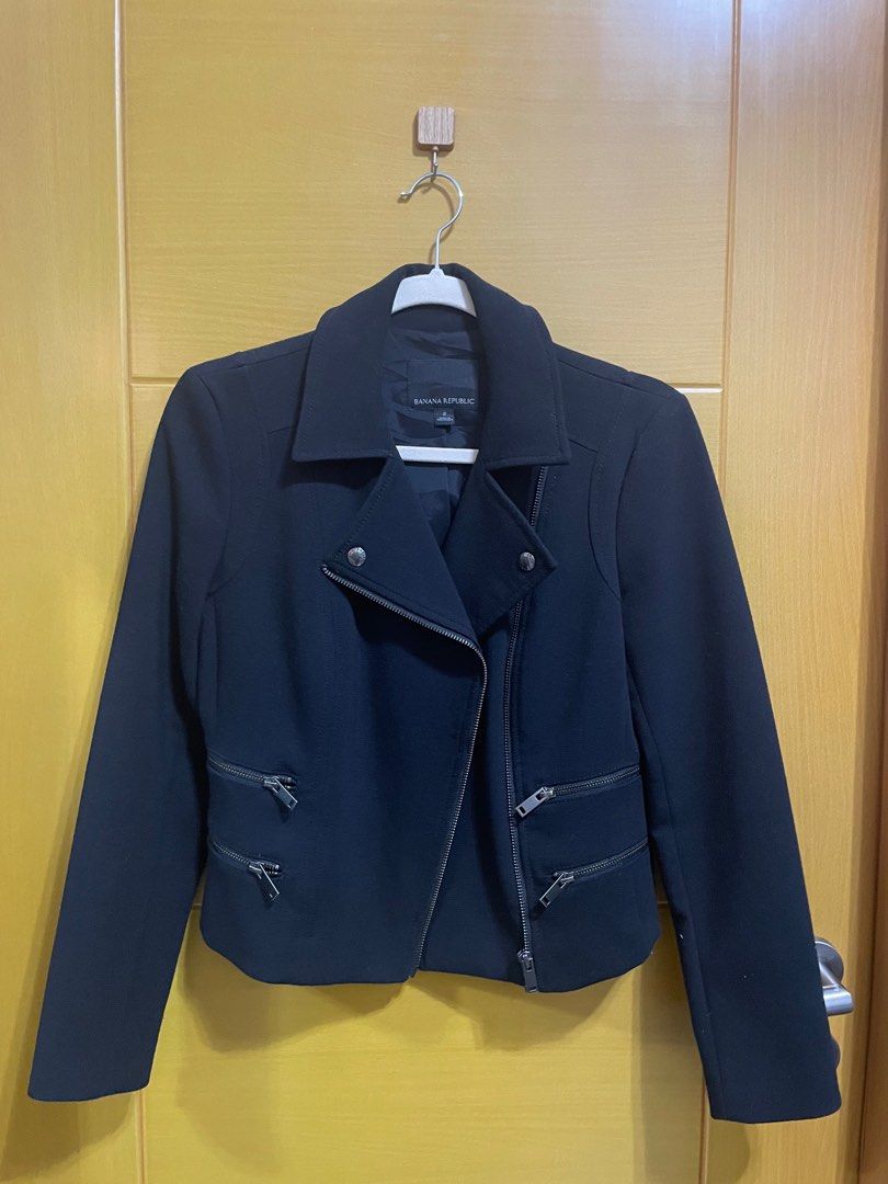 Banana Republic 2015 Black Moto Jacket (Category: Coats, Jackets and Outerwear) located in Taguig. Submitted by ariaroscente (Listing ID 1409238631, Image 1). Description: Banana Republic 2015 Black Moto Jacket (Extra Small) Classic black moto jacket from Banana Republic, bought in Florida. Size Extra Small, perfect for layering. Excellent condition, barely worn. P3,700 RFS: Don’t wear it anymore / not my current style MOP: GCash, BDO bank transf