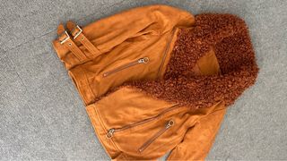(Category: ) located in . Submitted by faveactivewear (Listing ID 1409150678, Image 1). Description: .