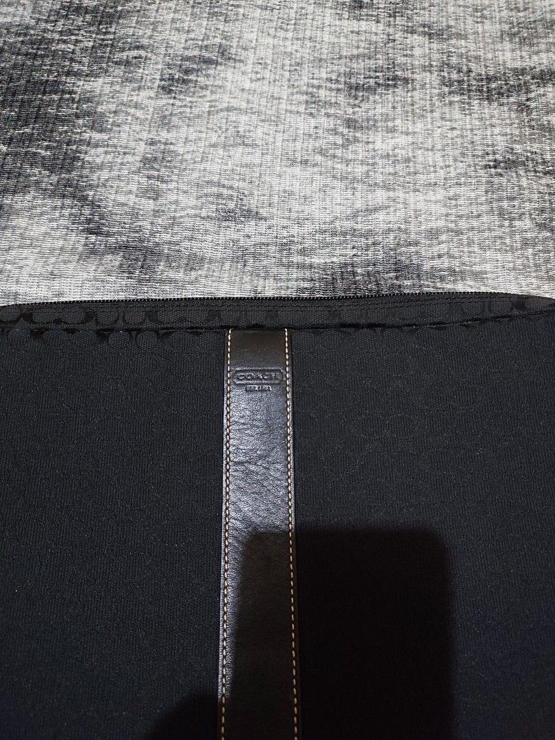 Coach Laptop Case (Category: Laptop Bags & Sleeves) located in Cebu City. Submitted by haryvyylyynn (Listing ID 1409244323, Image 2). Description: Coach Laptop Case 2500.