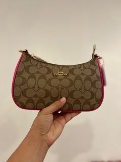 (Category: ) located in . Submitted by luxwalletbags (Listing ID 1409218184, Image 1). Description: .