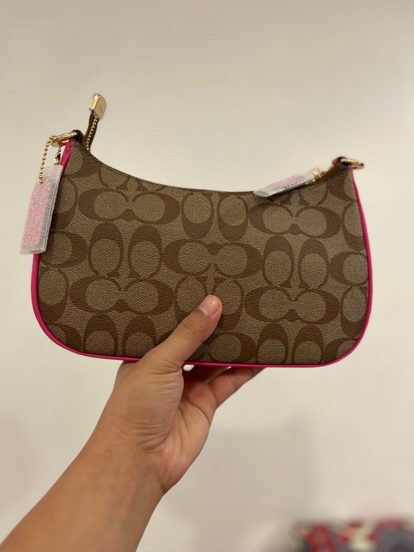 Coach teri (Category: Luxury Bags & Wallets) located in Manila. Submitted by luxwalletbags (Listing ID 1409218184, Image 2). Description: Guaranteed Original.