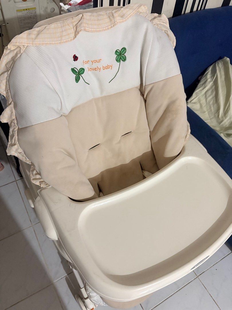 Combi High Feeding Chair (Category: Baby High Chairs) located in Taguig. Submitted by lunadawn12 (Listing ID 1409180744, Image 2). Description: .