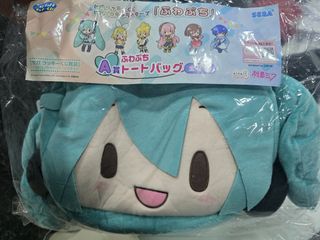 (Category: ) located in . Submitted by whitepink (Listing ID 1409223990, Image 1). Description: .