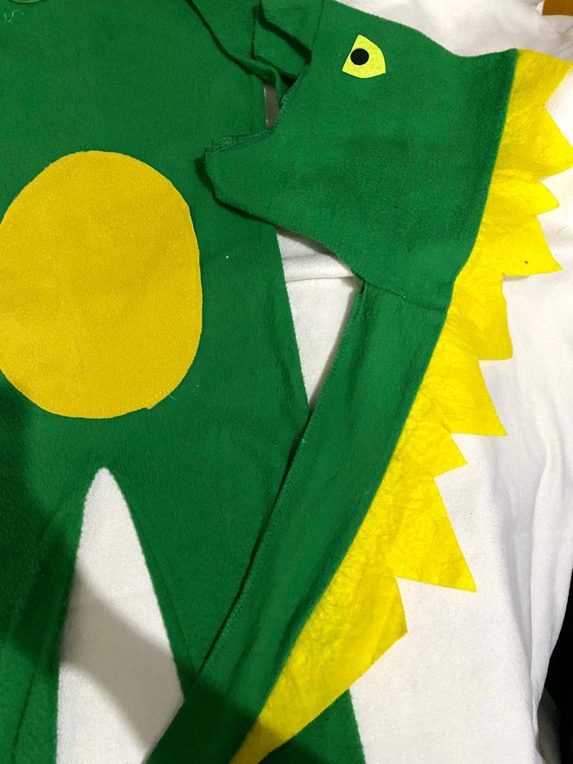 Dinosaur Set Costume (Category: Babies & Kids Fashion) located in Las Pinas. Submitted by modemnl (Listing ID 1409248633, Image 2). Description: Size: 3T Color: Green Condition: 10/10 used twice. 3 yrs old po siya diyan sa photo..