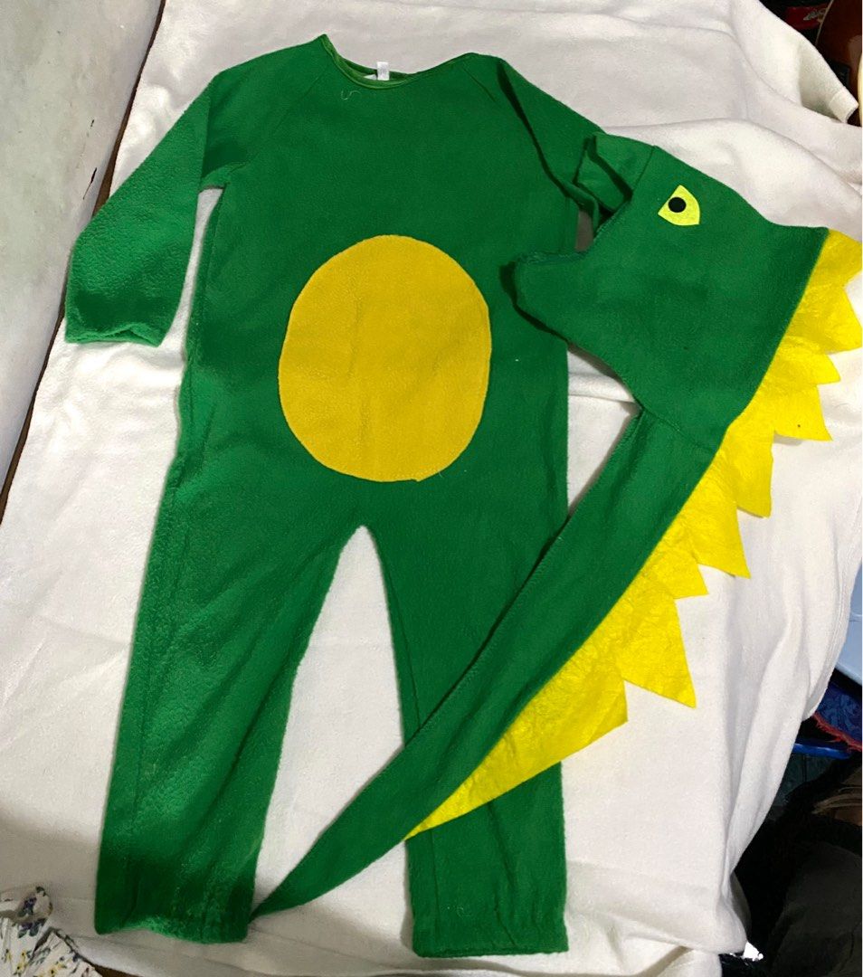Dinosaur Set Costume (Category: Babies & Kids Fashion) located in Las Pinas. Submitted by modemnl (Listing ID 1409248633, Image 1). Description: Size: 3T Color: Green Condition: 10/10 used twice. 3 yrs old po siya diyan sa photo..