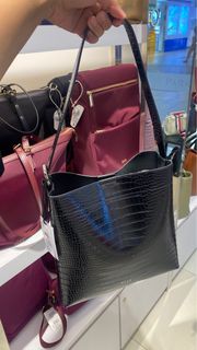 (Category: ) located in . Submitted by bell_closet (Listing ID 1409177783, Image 1). Description: .