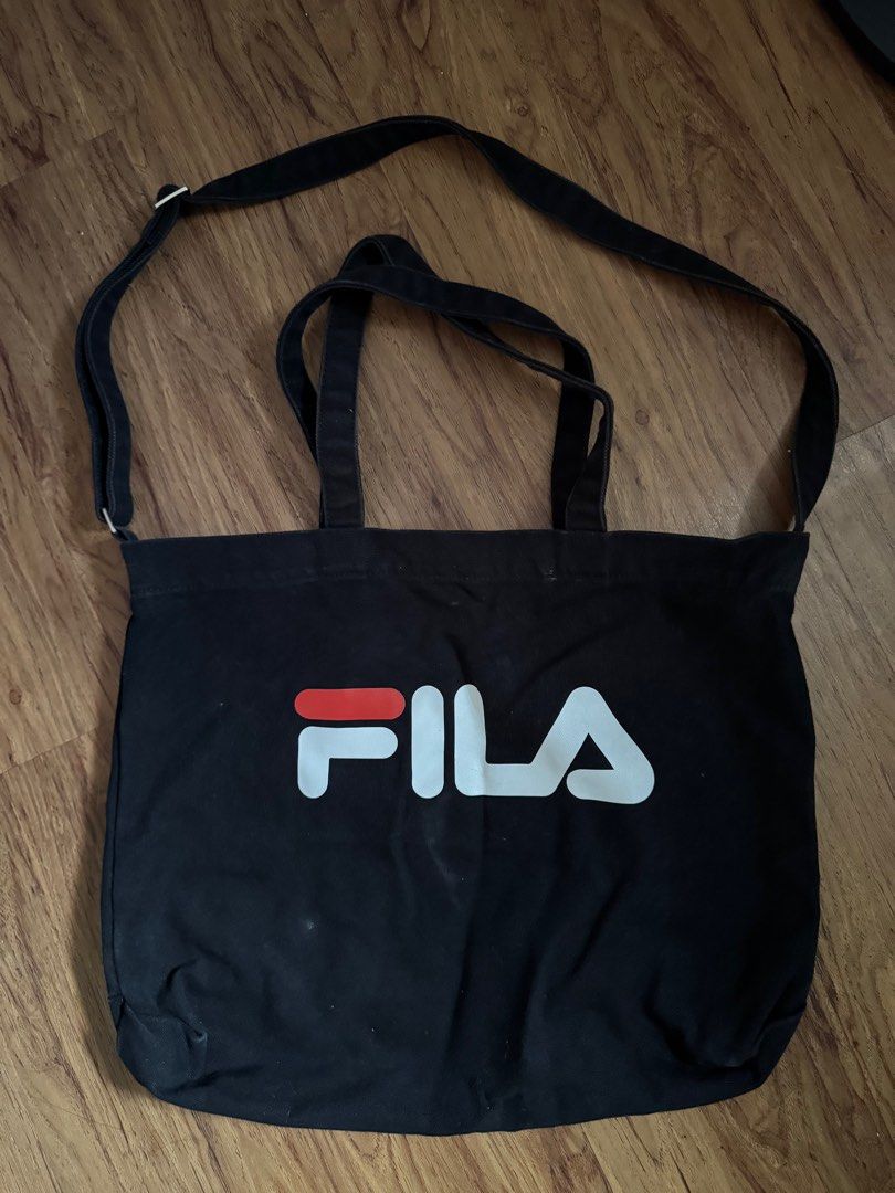 Fila Fusion Sling Bag (Category: Tote Bags) located in Santa Rosa. Submitted by yagamibunny (Listing ID 1409094274, Image 1). Description: -Used condition -Canvas material -No flaws -Need wash Loc: Laguna Mod: LBC Mop: Gcash.
