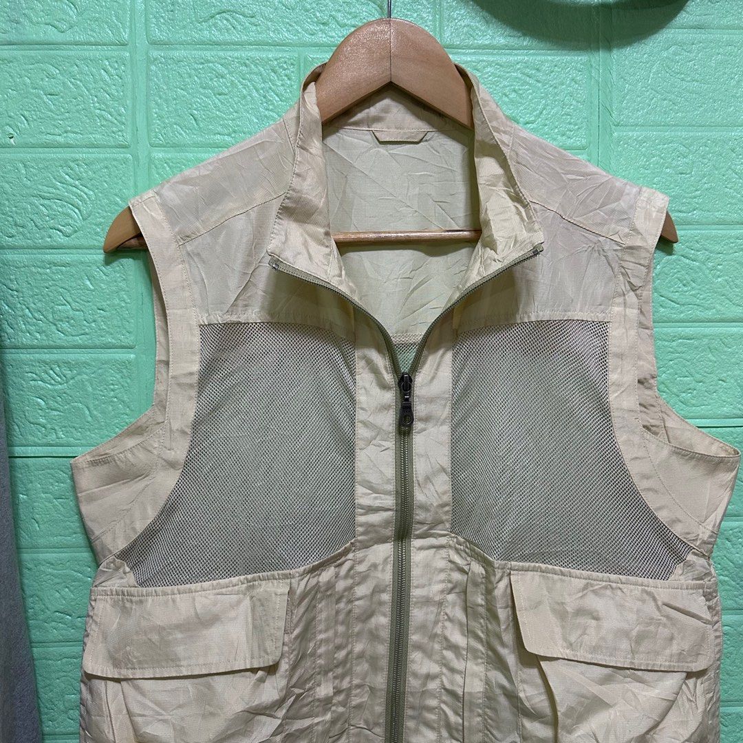 Fishing Vest Multipocket (Category: Vests) located in Baguio. Submitted by secondoption.ph (Listing ID 1409237665, Image 2). Description: Length 24 Width 21.5.