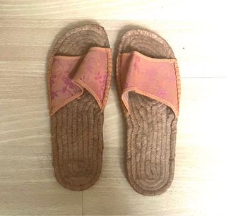 (Category: ) located in . Submitted by smallfeet (Listing ID 1409091121, Image 1). Description: .