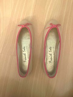 (Category: ) located in . Submitted by smallfeet (Listing ID 1409095223, Image 1). Description: .