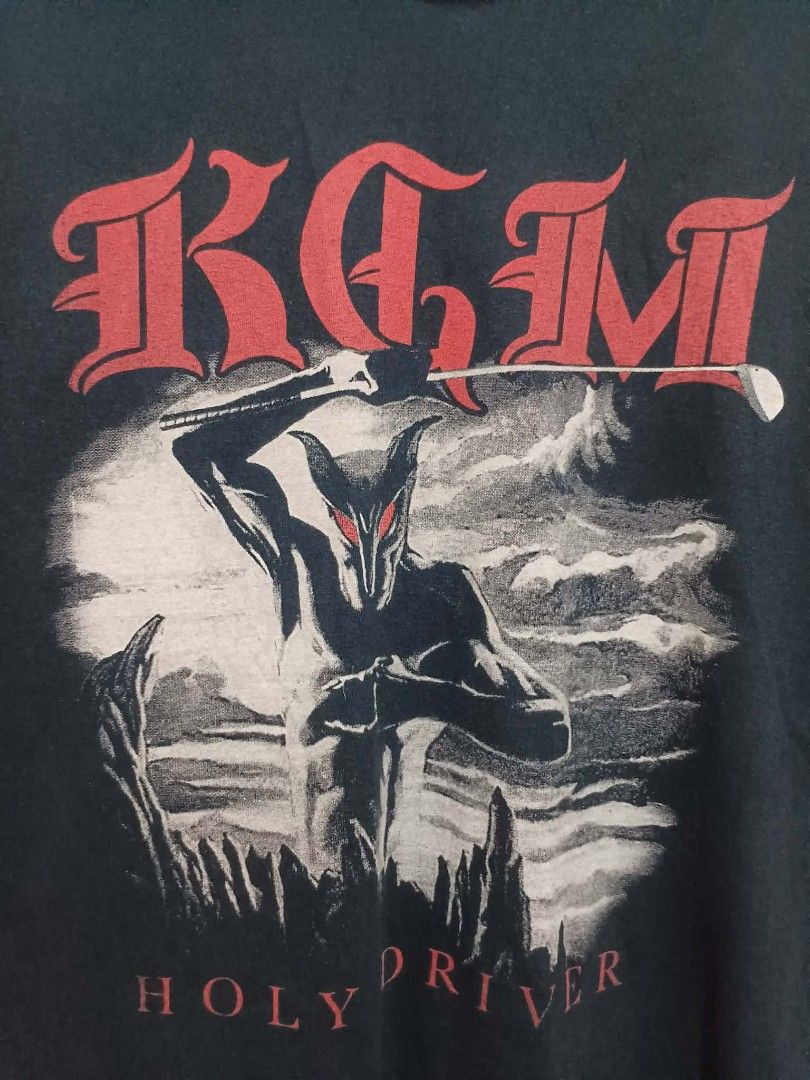 Gildan RGM Holy Driver Graphic Tee (Category: Tshirts & Polo Shirts ) located in Cebu City. Submitted by selectbyselect (Listing ID 1409243468, Image 2). Description: ‎Holy Diver t-shirt ‎Size: medium ‎L-27.6 W-20.8 ‎Gildan tag ‎Condition: 9/10 ‎Issue:none ‎Pinhole:none.