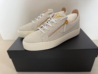 （分類：）位於 。 由 touring8888 提交（商品編號 1409141080，圖片 1）。簡介： 。
