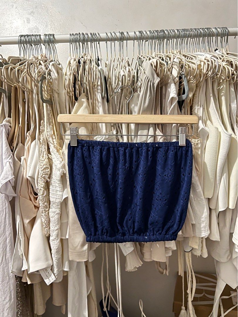 Guppy PH eyelet tube (Category: Sleeveless) located in Las Pinas. Submitted by achee.mnl (Listing ID 1409121974, Image 1). Description: .